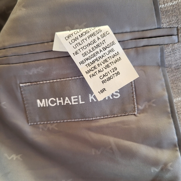 Michael Kors Big Boys Classic Fit Suit Jacket - Picture 5 of 6
